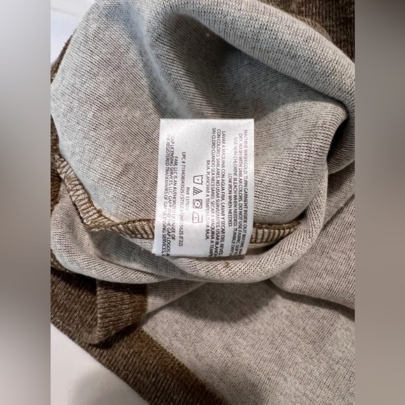 Gap Men's Half Zip Mock Neck Sweater - Picture 5 of 5